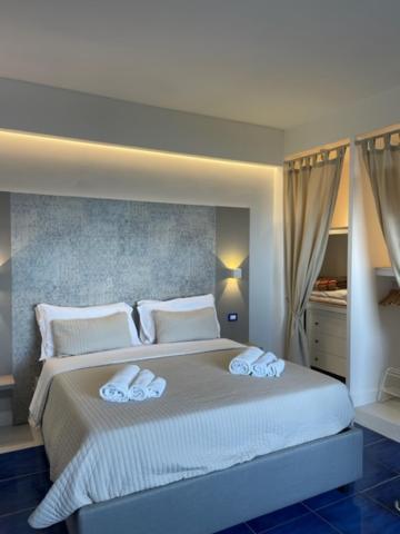 Zimmer mit Queensize-Bett und Meerblick